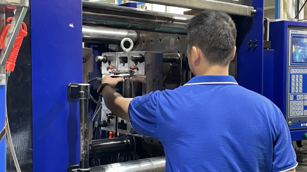 How to Choose a Premium Leather Phone Case Manufacturer for Luxury Branding Success