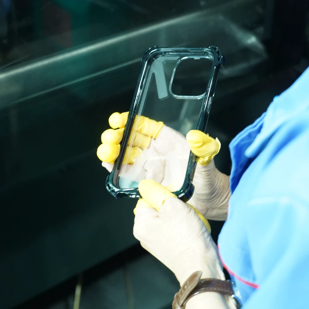 Avoid common phone case launch pitfalls: Learn how DFM optimization, precision mold design, and compliance strategies ensure seamless mass production. Partner with experts for quality-driven results.