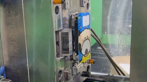in mold labeling injection molding