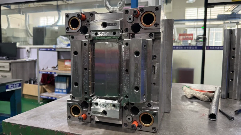 High-precision injection molds